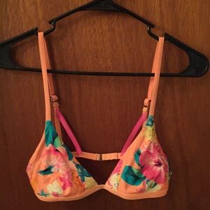 NWOT Rip Curl bikini top
